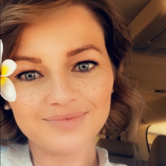 Meet your Posher, Ashley - Picture 1 of 1